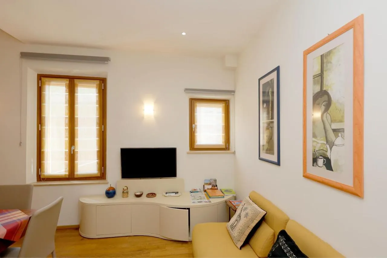Siena Uptown - Sabrina'S Cozy Apartment 0*,